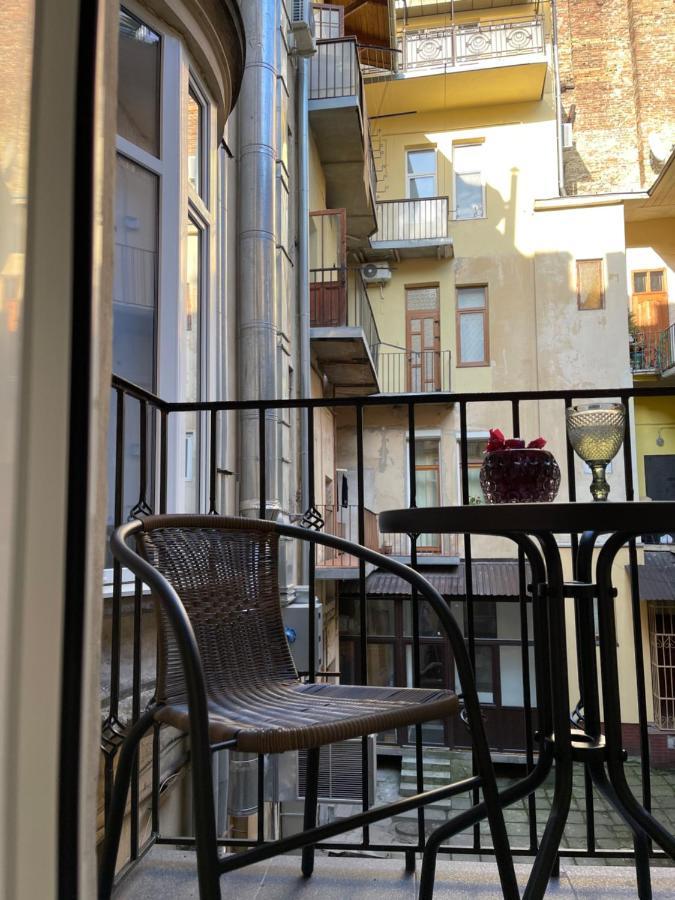 3 комнатная квартира в центре Львова Экстерьер фото